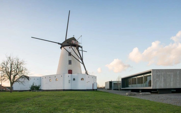 Overnacht in een uniek hotel met 600m² wellness in Kortrijk